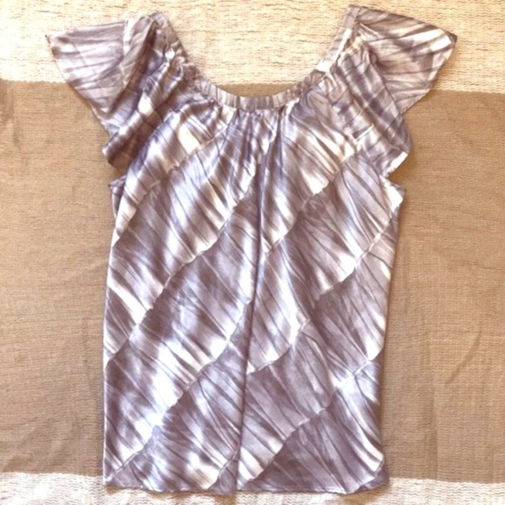 Scoop Back Top with Ruffles - Picture 3 of 5
